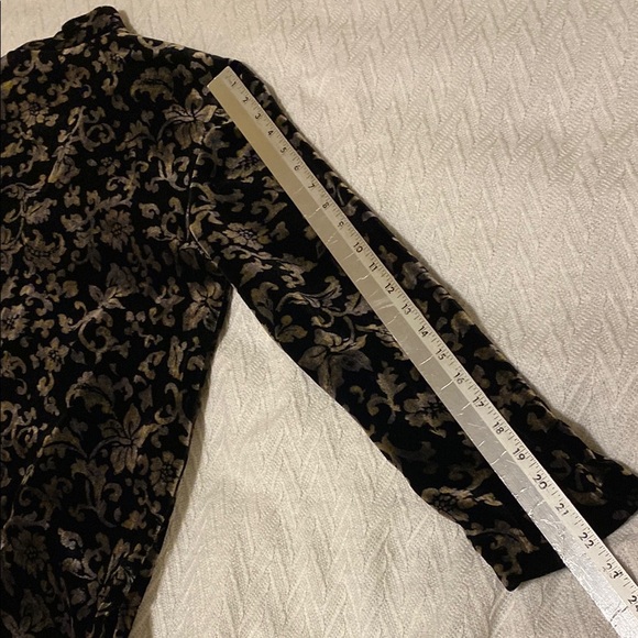 Galinda Black Velvet Floral Silk Blend Jacket - Picture 9 of 14